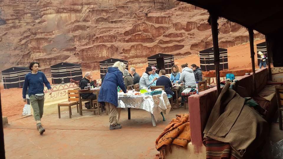 Rainbow Camp Hotel Wadi Rum Buitenkant foto