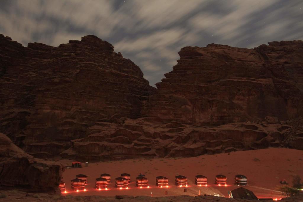Rainbow Camp Hotel Wadi Rum Buitenkant foto