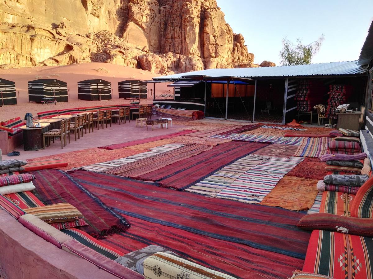 Rainbow Camp Hotel Wadi Rum Buitenkant foto