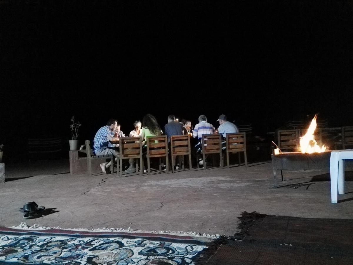 Rainbow Camp Hotel Wadi Rum Buitenkant foto