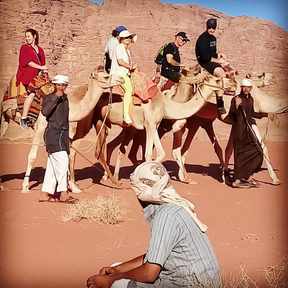 Rainbow Camp Hotel Wadi Rum Buitenkant foto
