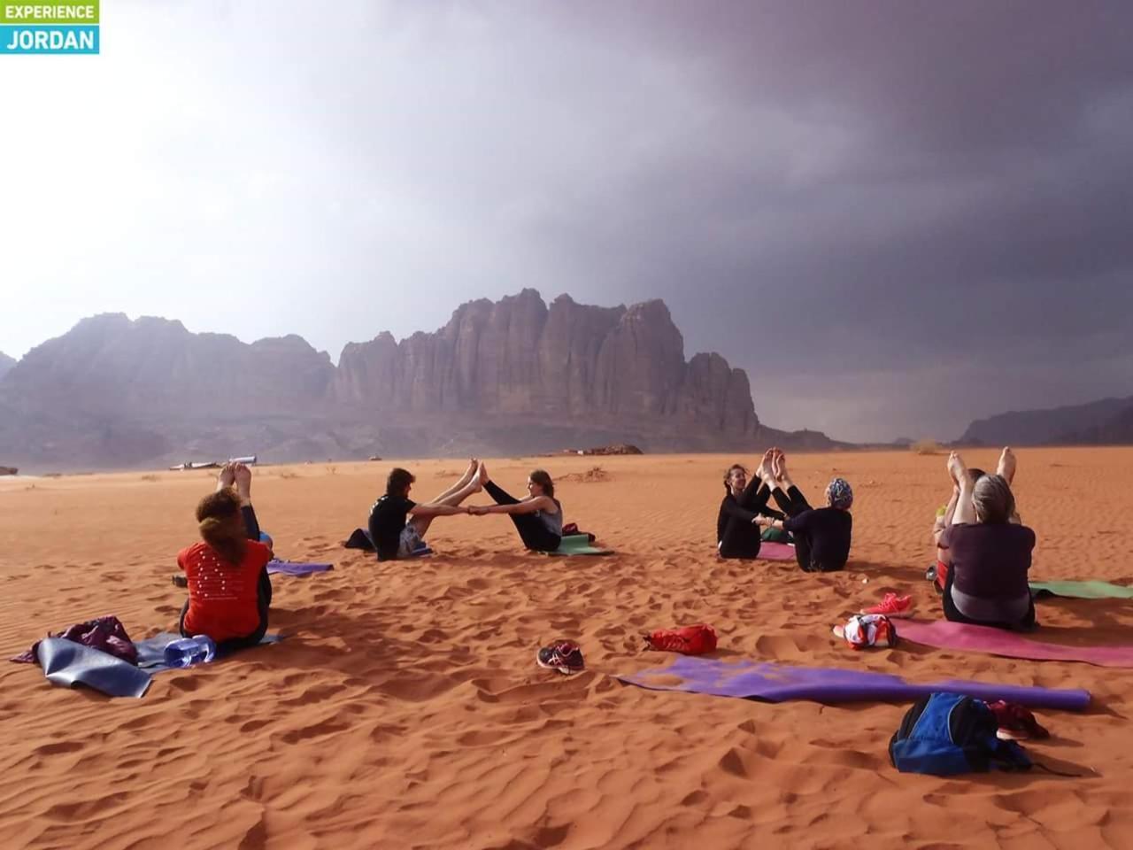 Rainbow Camp Hotel Wadi Rum Buitenkant foto