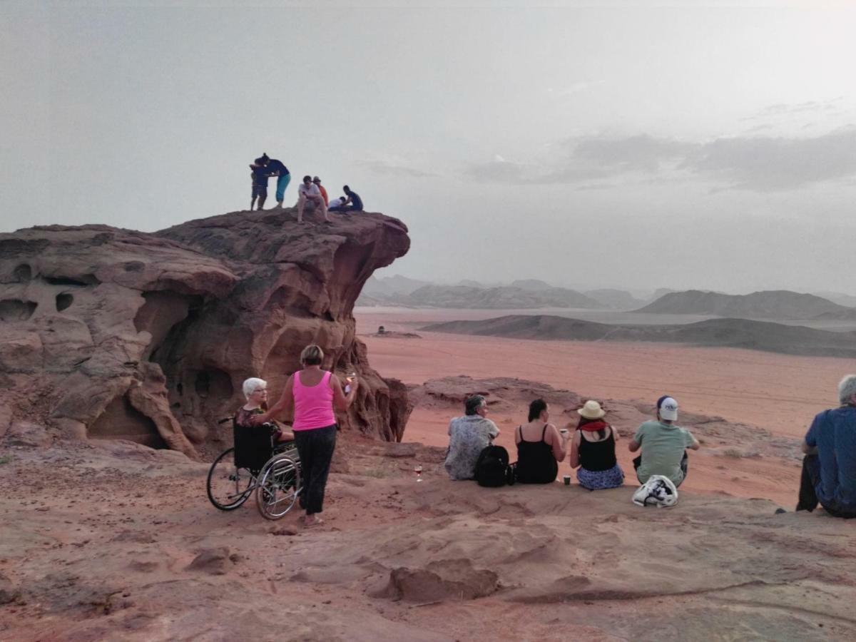 Rainbow Camp Hotel Wadi Rum Buitenkant foto