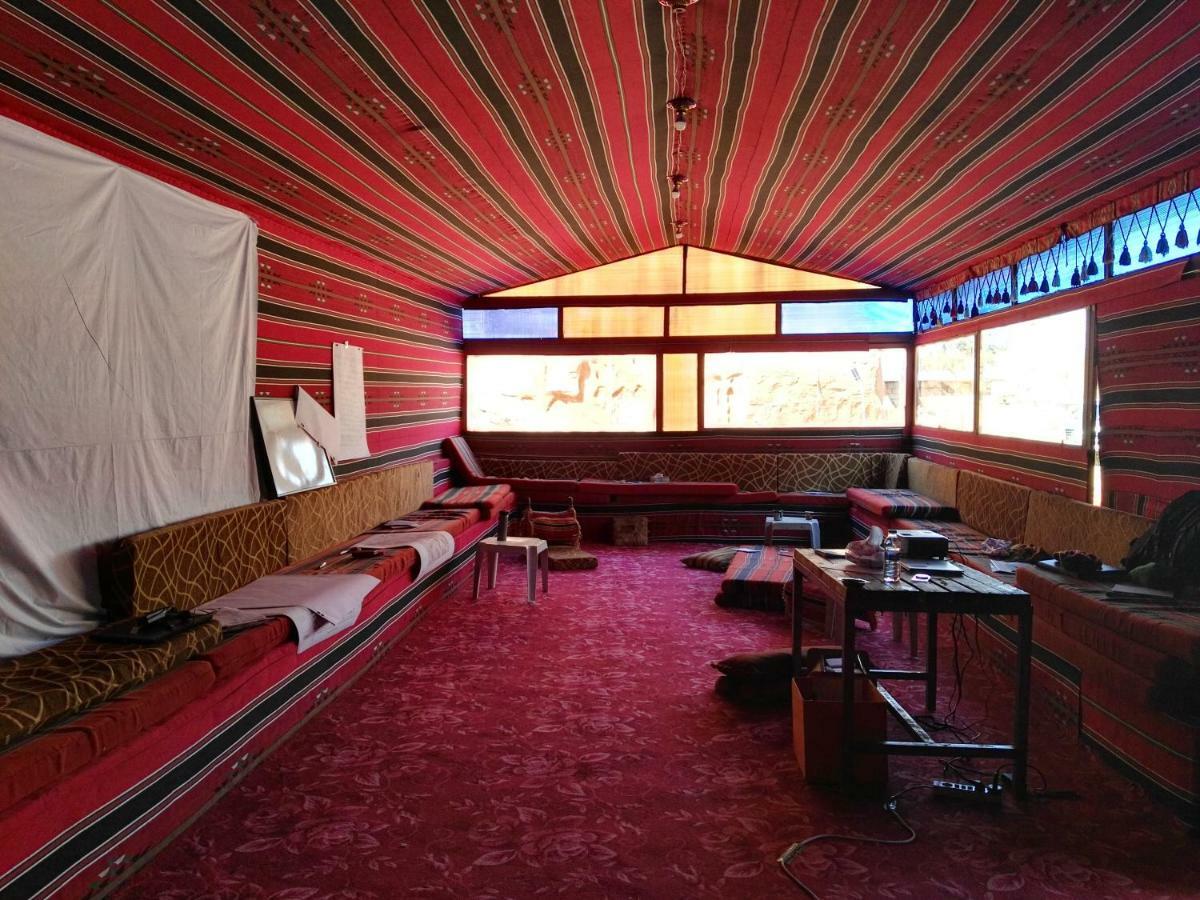 Rainbow Camp Hotel Wadi Rum Buitenkant foto