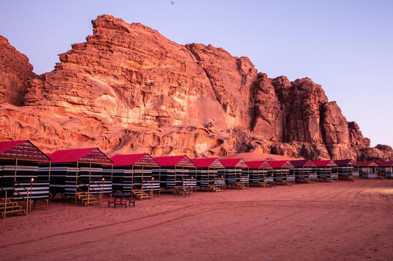 Rainbow Camp Hotel Wadi Rum Buitenkant foto