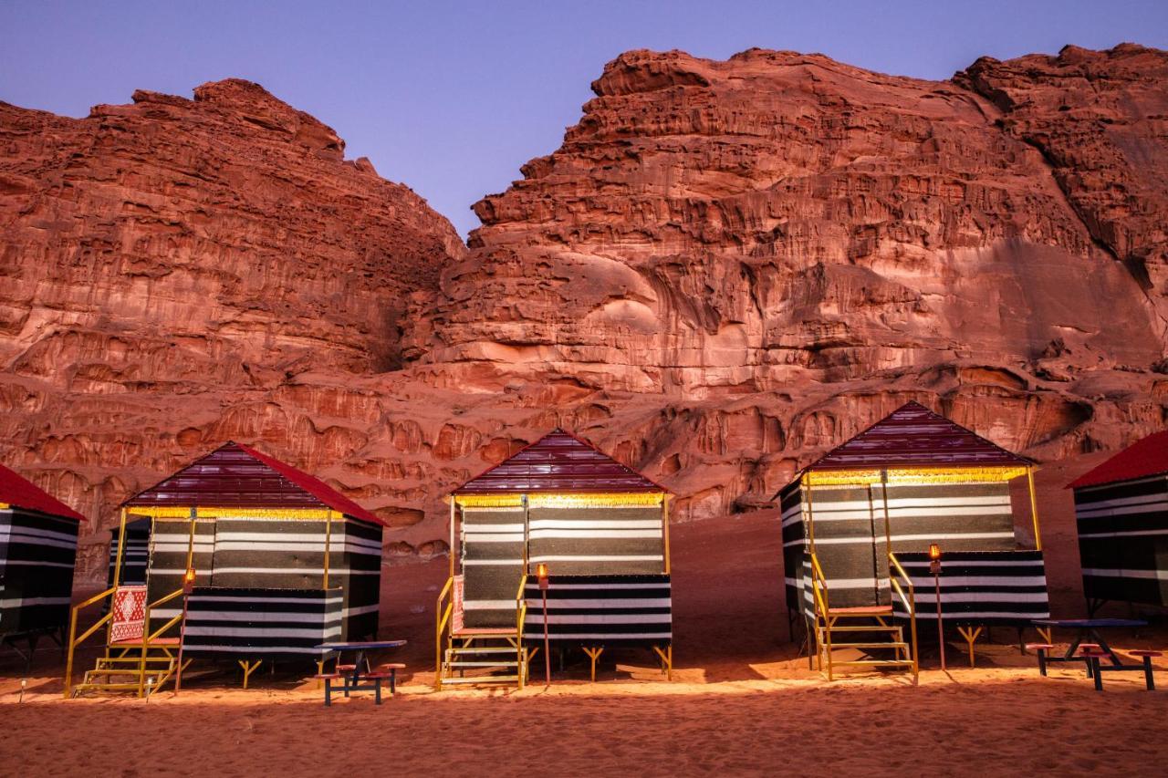 Rainbow Camp Hotel Wadi Rum Buitenkant foto