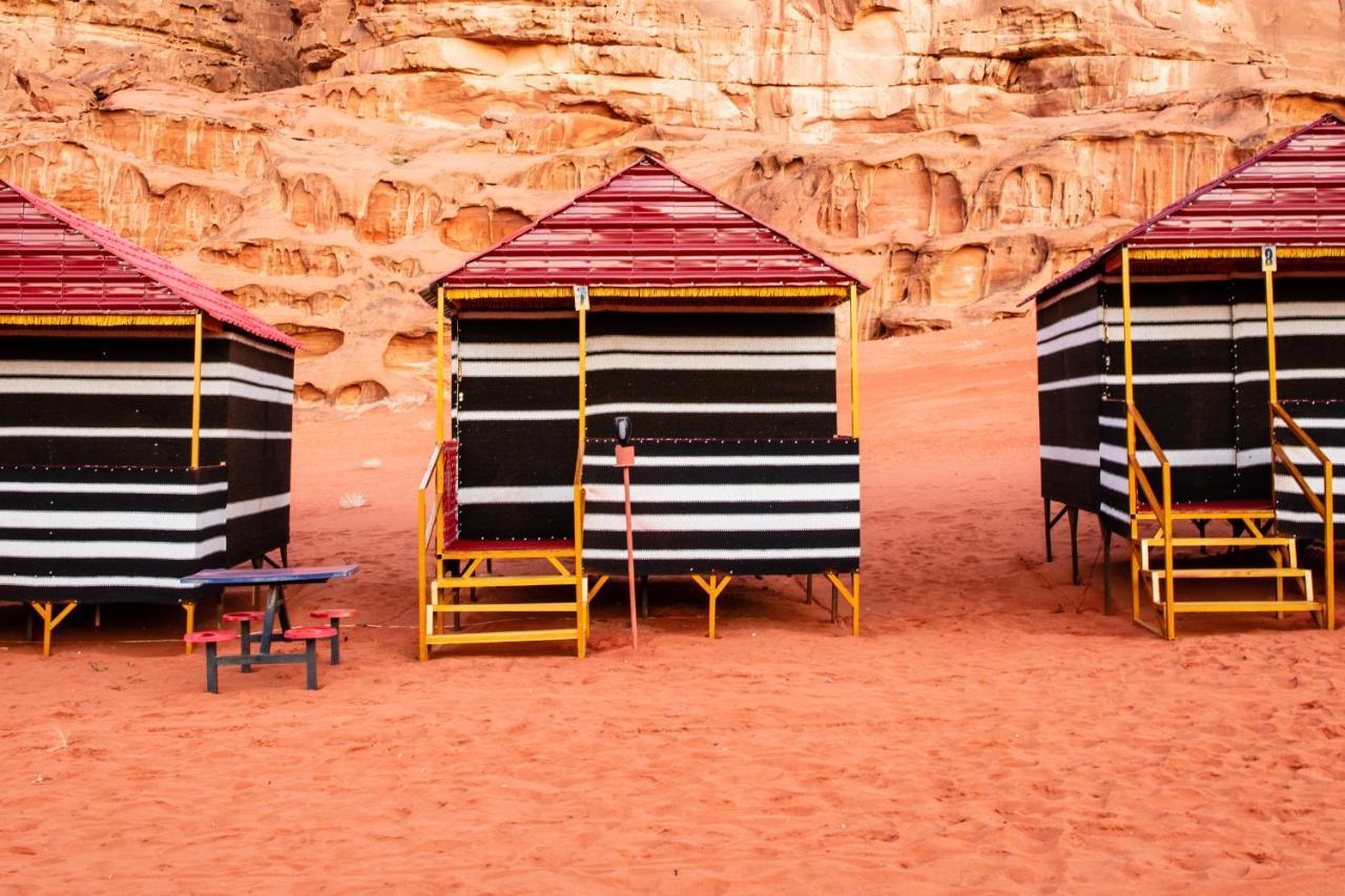 Rainbow Camp Hotel Wadi Rum Buitenkant foto