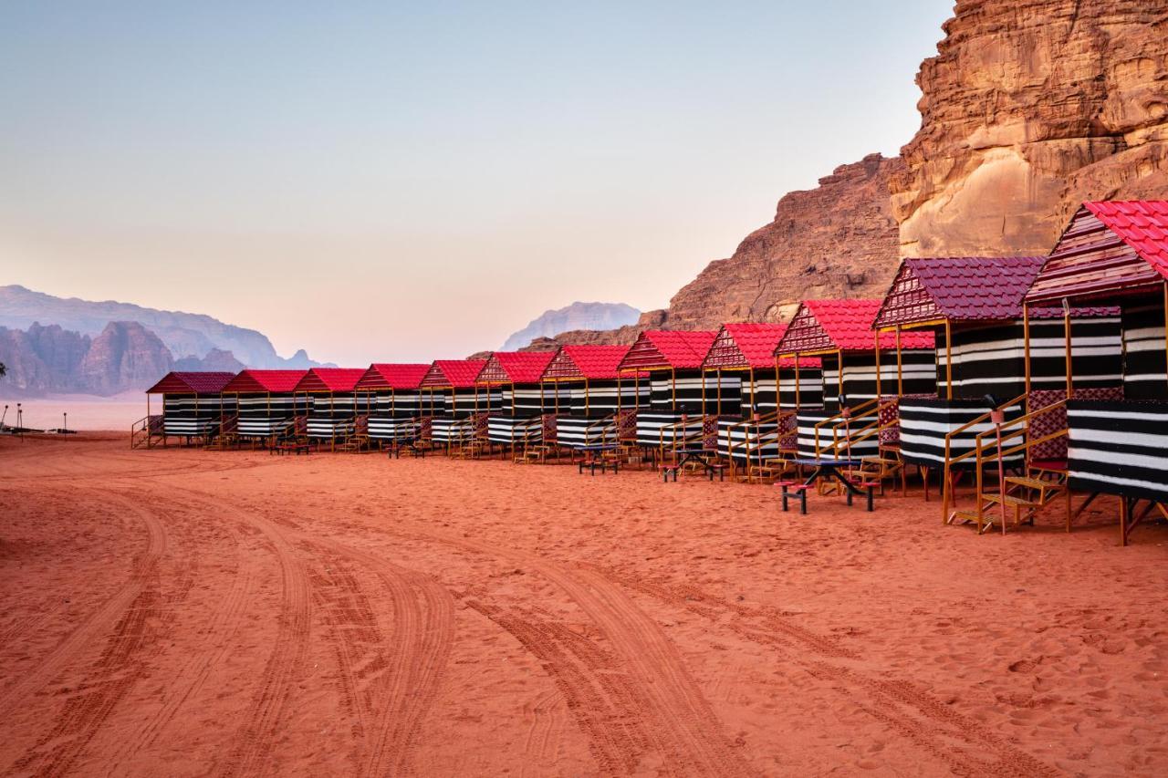 Rainbow Camp Hotel Wadi Rum Buitenkant foto